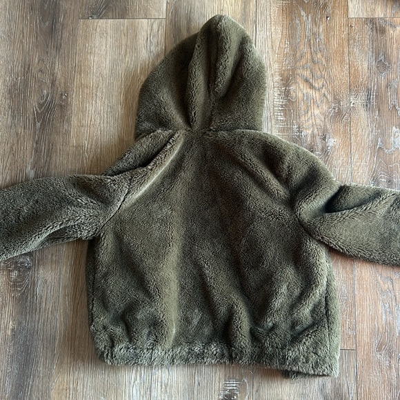 Faux Fur Green Hooded Jacket with elastic waistband and side pockets - Picture 2 of 4